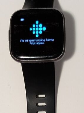 fitbit Versa Smartwatch — Black Silicone Band